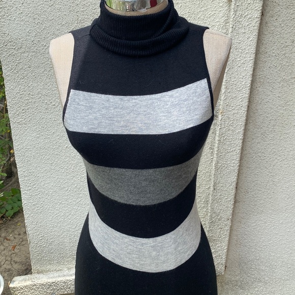 Minnie Rose Cashmere gorgeous stretchy luxury sleeveless dress - Picture 3 of 9